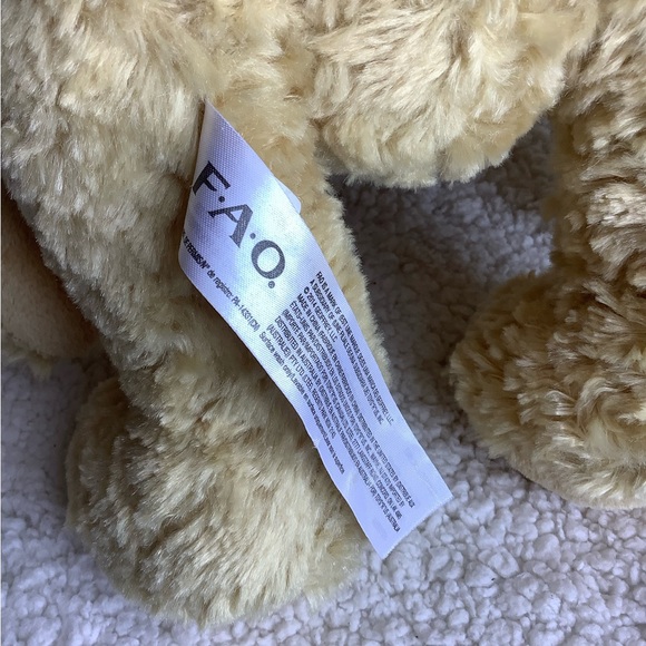 F.A.O. Toys R Us 2014 Bear Stuffed Animal Plush Toy - Picture 7 of 9